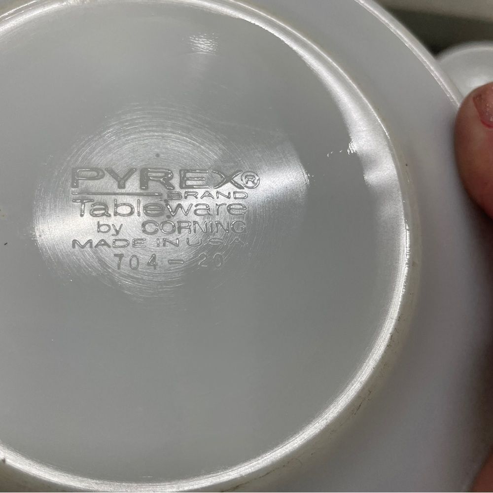 Vintage Pyrex Small Bowl and Saucer - Picture 3 of 4